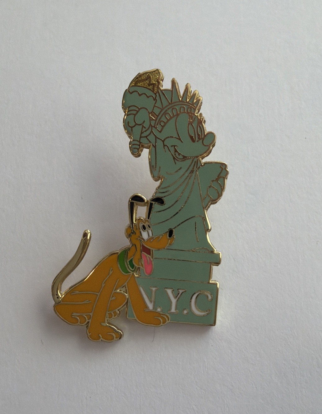 The Big Apple NYC Mystery Pin Pluto Statue of Liberty G9