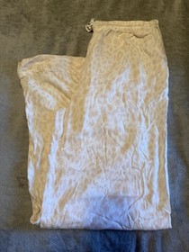 Victorias Secret  Pajama Set Long Sleeve Animal Print pink/white Size Medium
