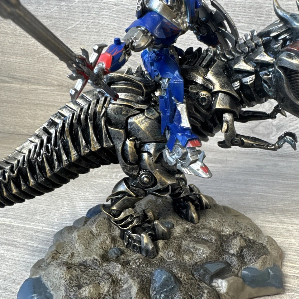 Transformers Age of Extinction Limited Edition Gift Set Grimlock Optimus Blu-ray - Image 4 of 4