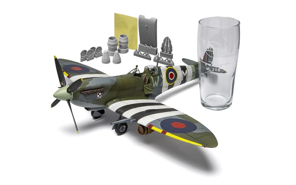 Airfix 17001A 1:24th scale Supermarine Spitfire Mk.IXc Flying Dray - Image 3 of 3