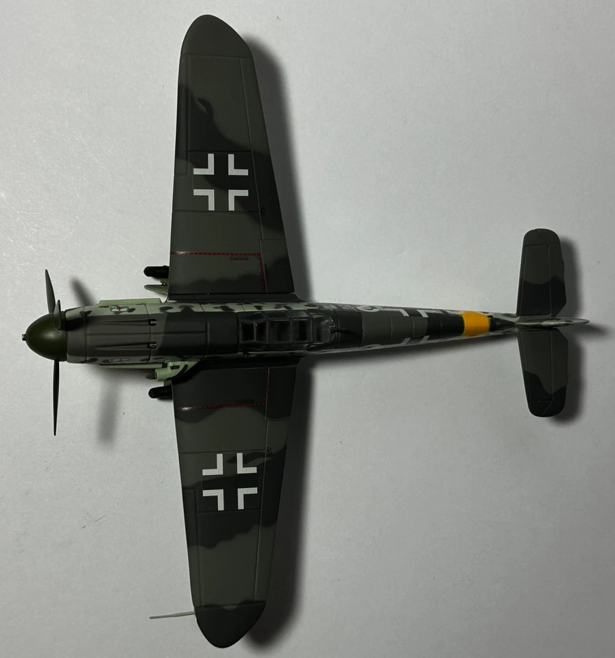 RARE Franklin Mint B11B633 1/48 Messerschmitt Bf 109G-2 7./JG 52 Erich Hartmann - Image 4 of 4