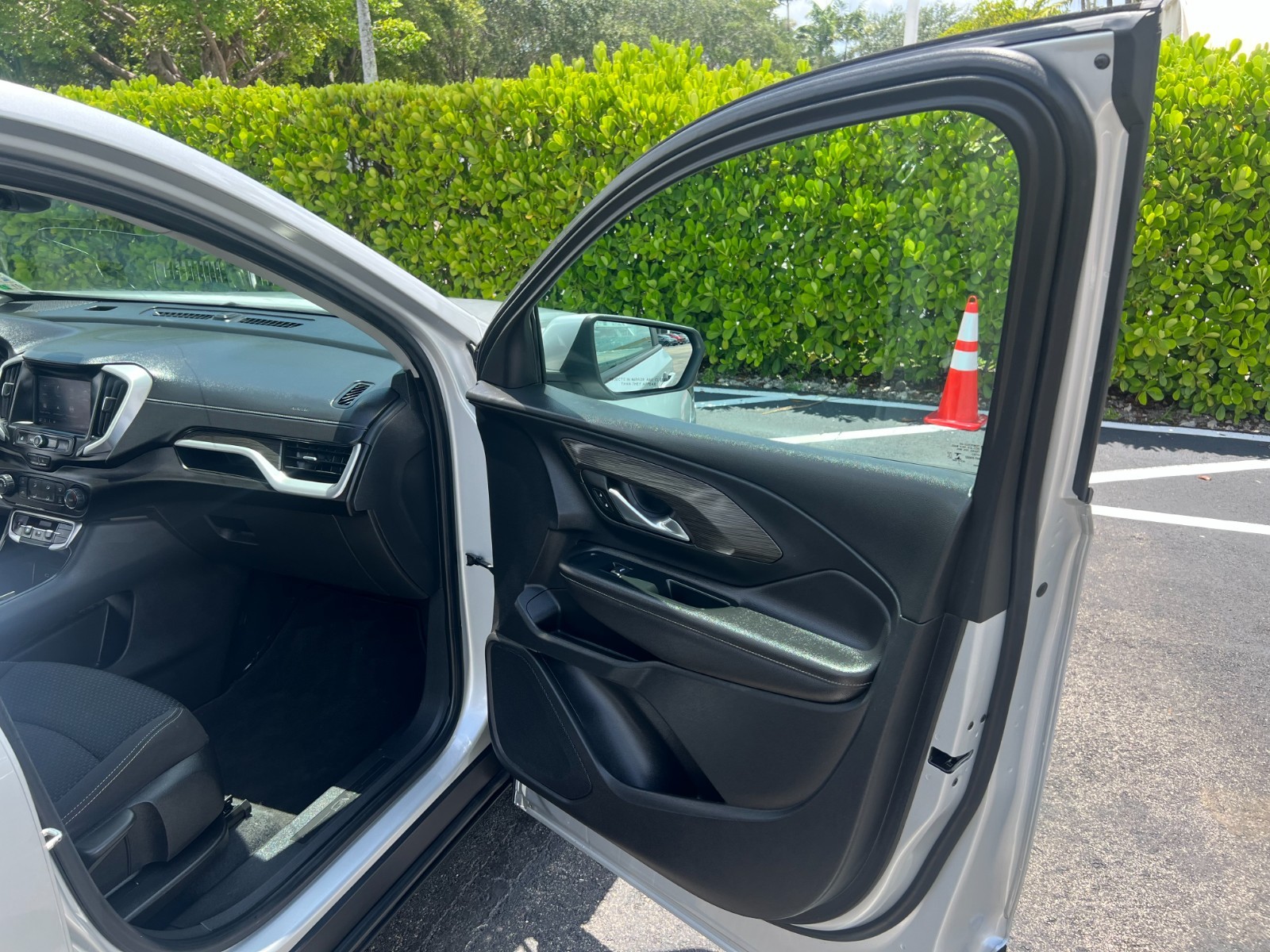 GMC Terrain - Image 22