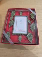 Green Vine 7"x9" Metal Floral Figurine Picture FRAME Holds 3.5X5" Photo