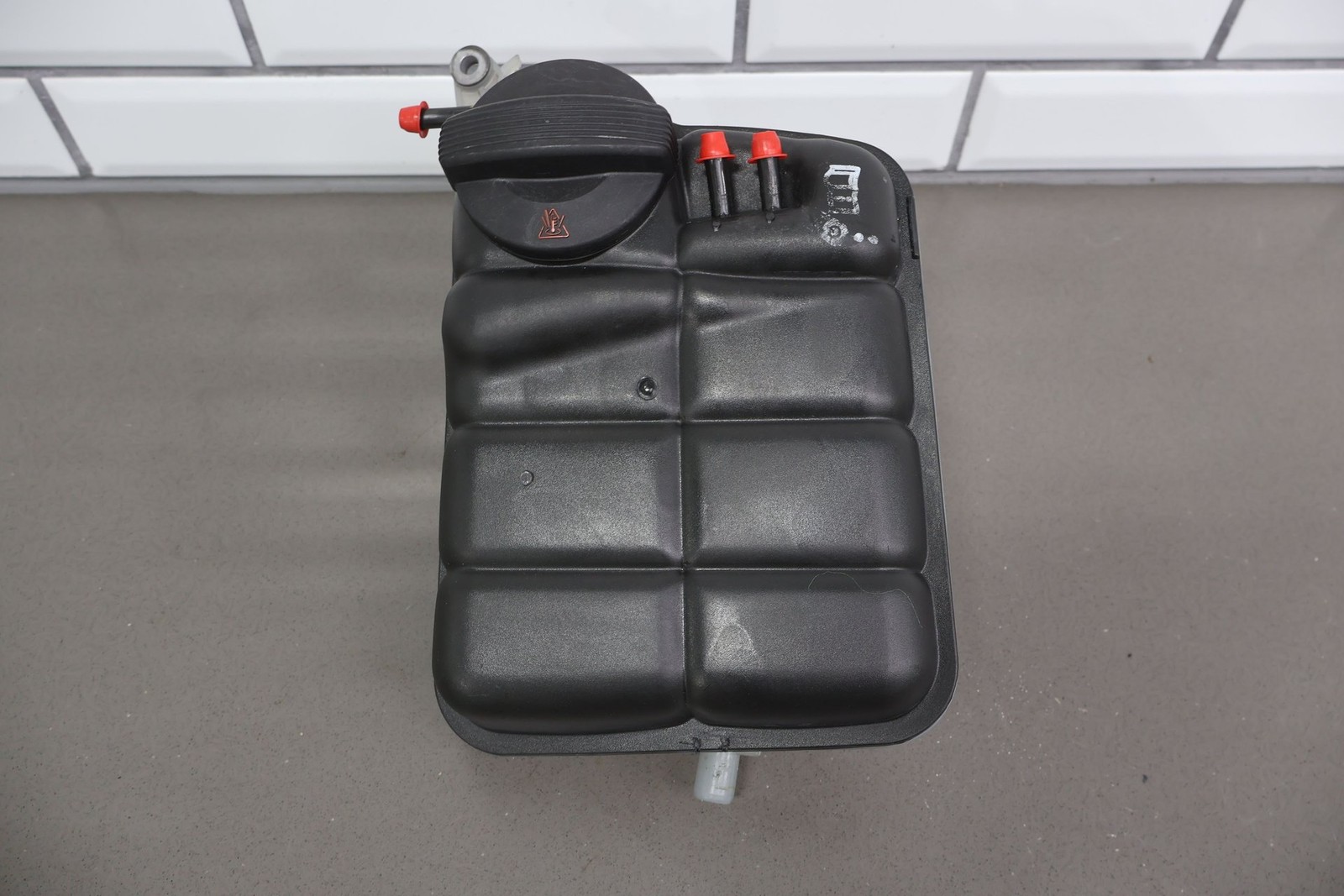 Bentley Continental Flying Spur 2006 Coolant reservoirs Set