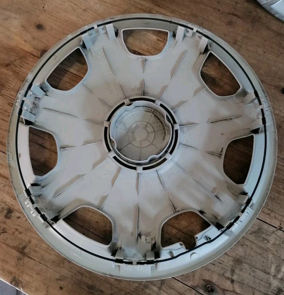 Genuine Seat 14 Inch Wheel Trims Exeo Toledo Ibiza Mii 6 N 0 601 147 F With Fault - Image 3 of 4