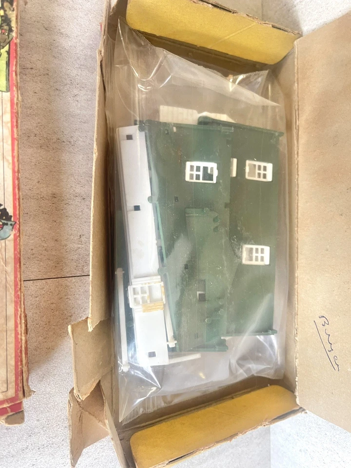 Caja 1/72 # 113 Ambulancia Italiana Segunda Guerra Mundial Colonial Y Alemana HO 3 Piezas Foto 4 de 4