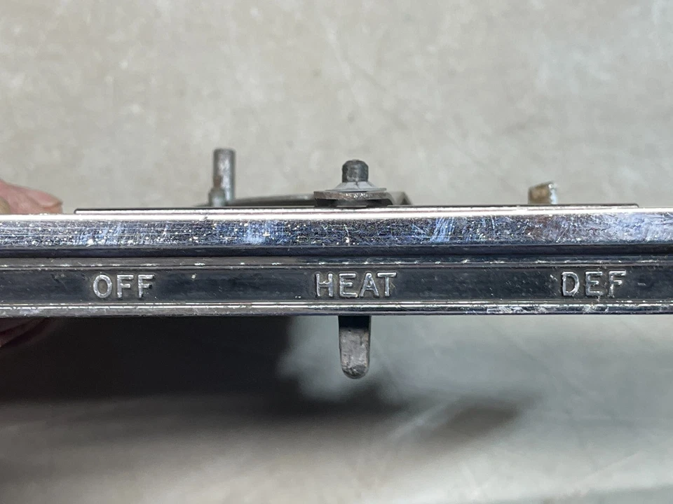 Dodge Charger 1968 control de calefacción sin aire acondicionado 68 solo un bonito cromo pero necesita TLC Foto 3 de 4