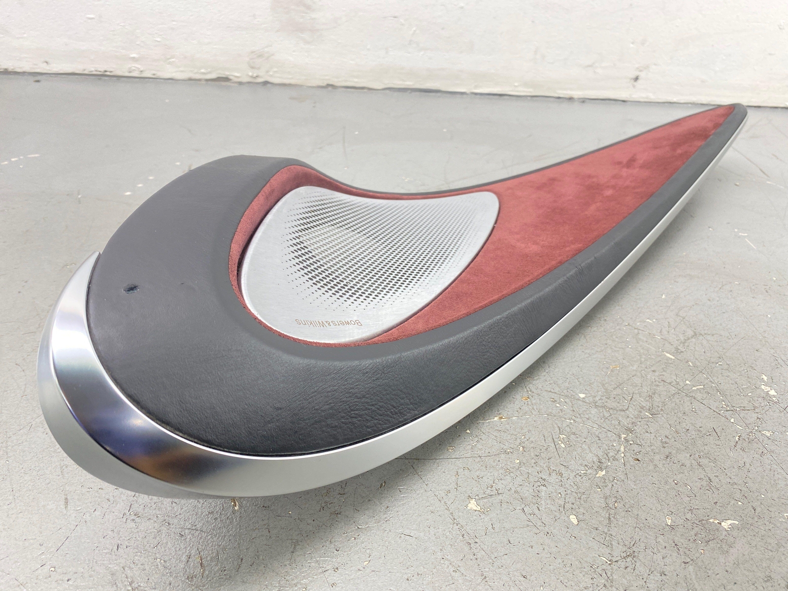 2020-2023 MCLAREN GT FRONT LEFT DOOR PANEL SPEAKER TRIM BAROLO RED 22NB452GP