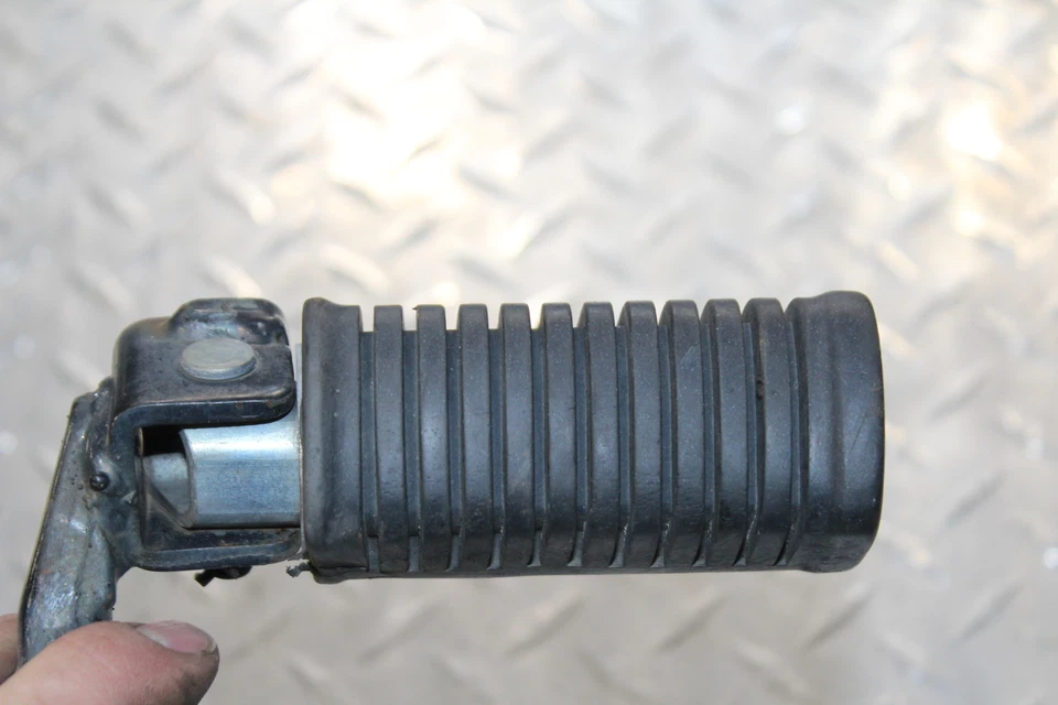 Kawasaki 750 CSR KZ750M 1982 reposapiés delantero derecho clavija paso Foto 2 de 4