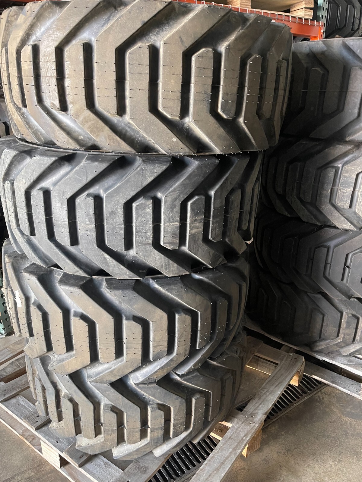 355/55D625 NEW TAKE OFF OTR FOAM FILLED TIREJLG 600A, 600AJ4520345/