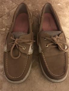 liz claiborne boat shoes