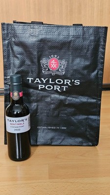 Taylor s Port Sentinel Vintage Port   2022 0,375l mit Tasche