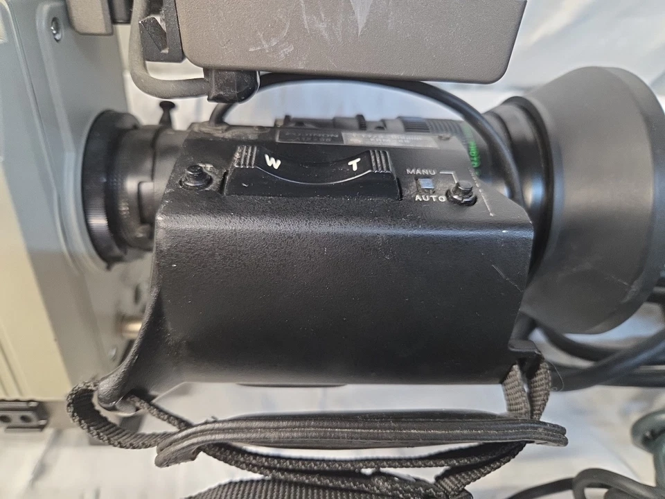 Sony DXC-M3A With Microphone, Case And Everything Shown - Image 4 of 4