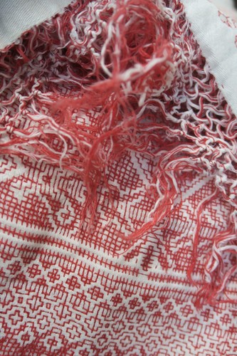 Vintage Woven Blanket Bedspread Tablecloth 60" x 88" Red White - Picture 9 of 9