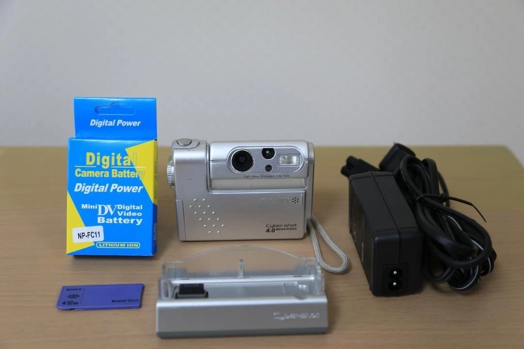 Sony Cyber-shot DSC-F77 Digital Still Camera Silver 4.0 MP