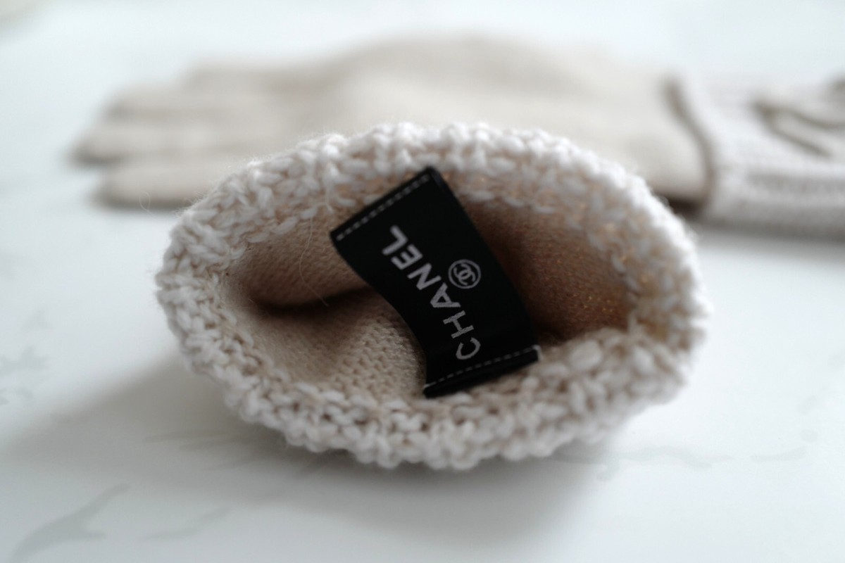 NEW Chanel Fall-Winter 2024/25 Knit Gloves CC Logo | eBay