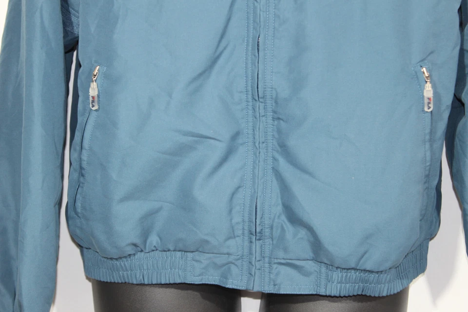 Chaqueta cortavientos vintage Fila para hombre pequeña azul gris años 90 cremallera completa Foto 4 de 4