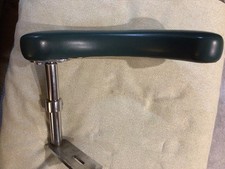 Dental Assistant Steel 360°Rotation Medical Chair Green Armrest PU Waist Support