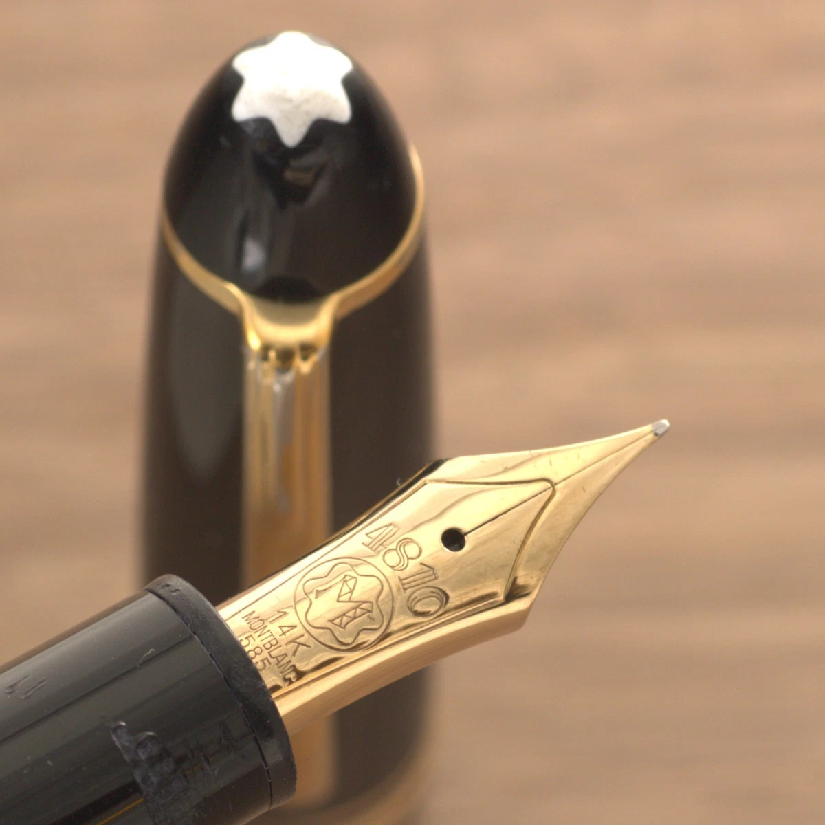 Preços baixos em De ouro, 14K novo na caixa Montblanc Canetas