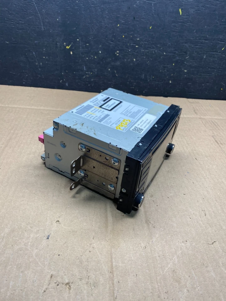 Nissan NV1500 2018 radio AM FM reproductor de CD receptor OEM P9213 DG Foto 3 de 4