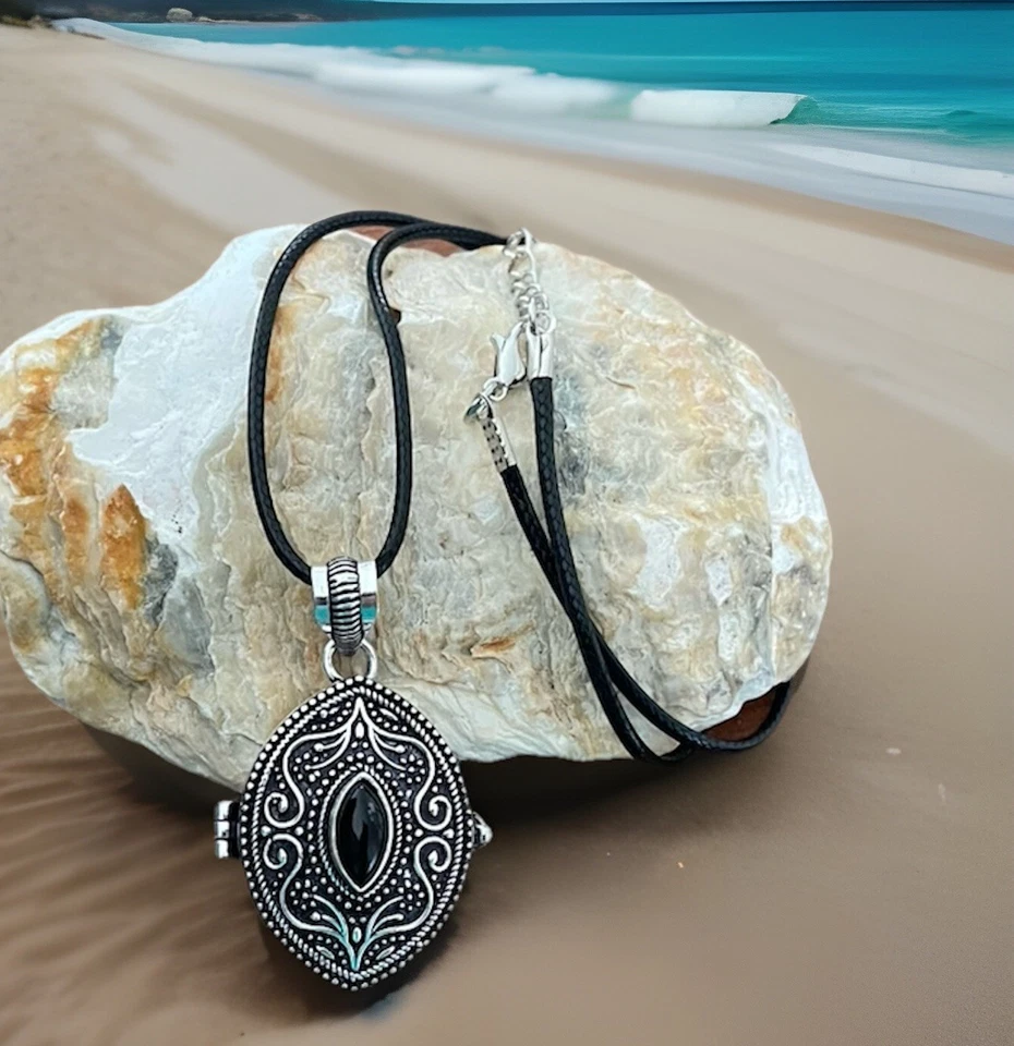 Collar Colgante Medallón Ónix Negro Estilo Vintage - Chapado en Ley 925 - Nuevo Foto 2 de 4