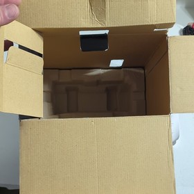 SEGA Dreamcast HKT-3020 Console White w/ Box, 2 Controllers, 4 Games