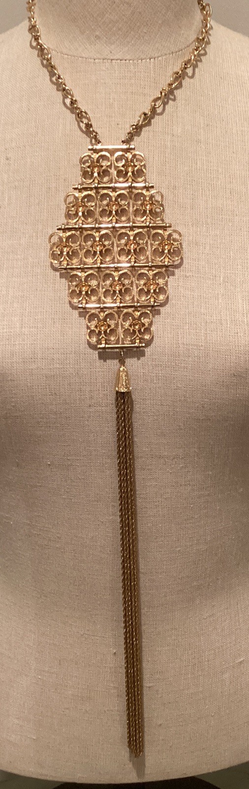 Vintage Unsigned Gold Tone Statement Necklace Tas… - image 1