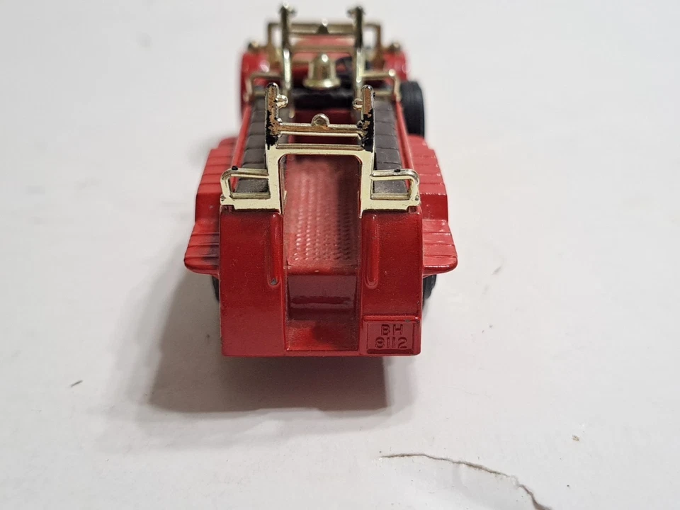 MATCHBOX MODELS OF YESTERYEAR ROLLS ROYCE FIRE ENGINE TRUCK - Image 4 of 4