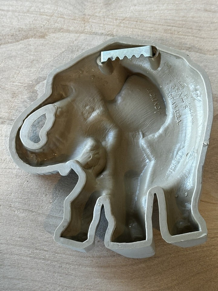 Vintage Burwood Nursery Wall Hangings Zoo Animals Elephant GREAT