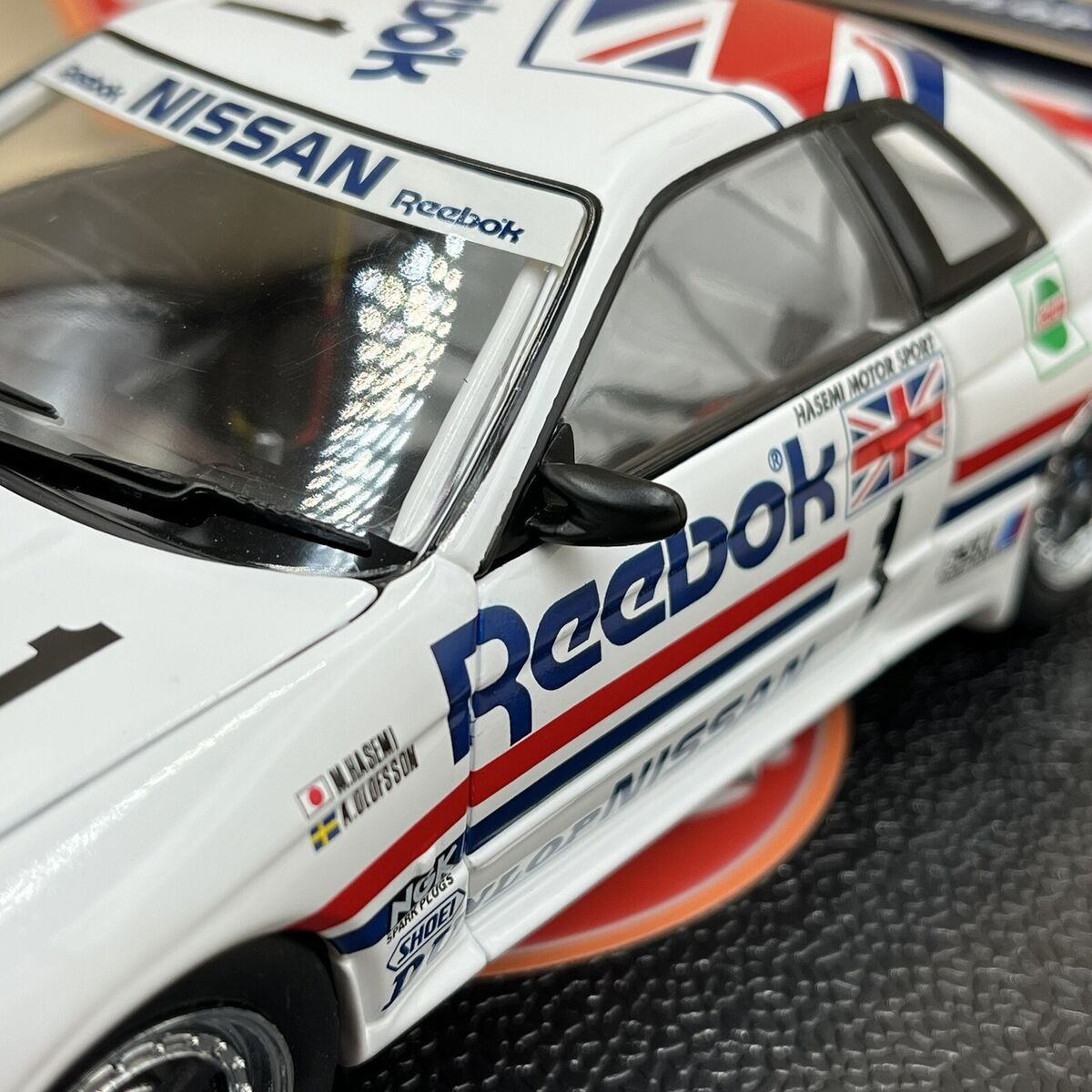 EBBRO TOMICA 1/24 Reebok Skyline GT-R R32 #1 Hasemi Motor EBBRO TOMICA 1/24 Reebok Skyline GT-R R32 #1 Hasemi Motor