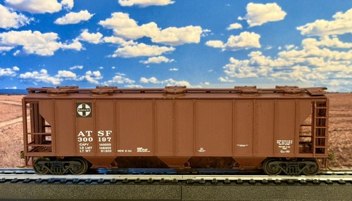 Coche tolva cubierta HO E&B Valley Robin's Rails Santa Fe PS-2 ATSF #300197 Kadees | Zustand: Used