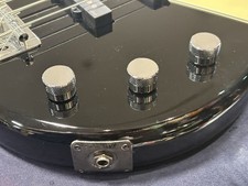 Yamaha BB434 BK E-Bassgitarre Korpus aus massivem Erlenahorn, gebraucht