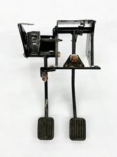 1982-1993  Volvo 240 242 244 264 Manual Clutch Brake Pedal Assembly