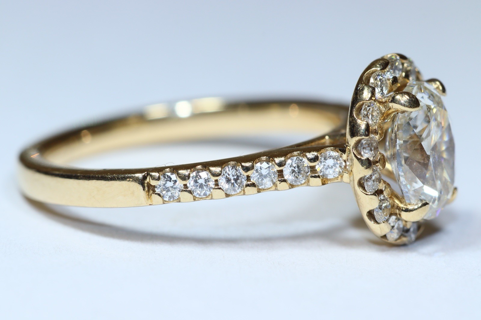 Oval Diamond Engagement ring - image 3