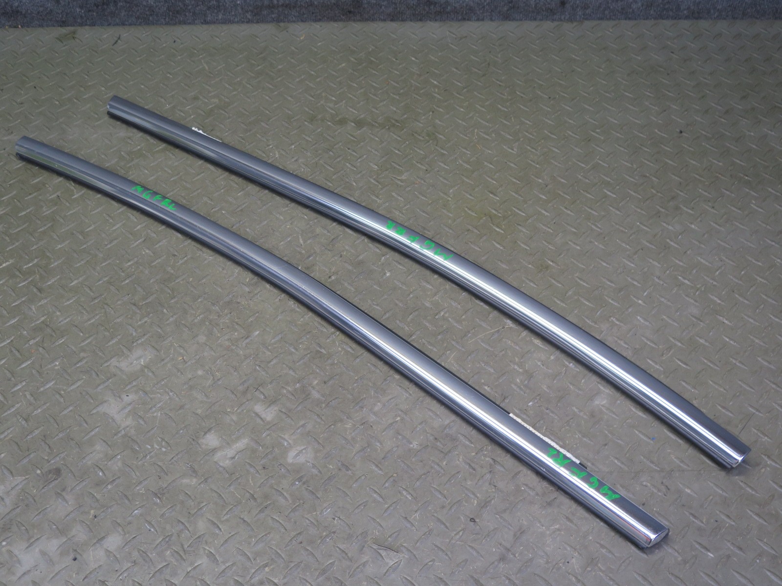 14-20 MASERATI GHIBLI M157 REAR LEFT & RIGHT SIDE DOOR WINDOW BELT MOLDING SET