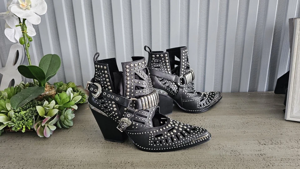 Jeffrey Campbell Nuevo sin Etiquetas Wylie Valdosta Negro Recorte Tachonado Botín Occidental Foto 4 de 4