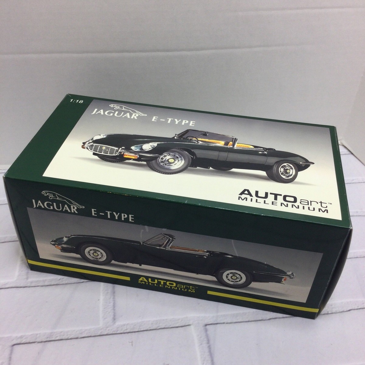 AUTOART JAGUAR E-TYPE ROADSTER SERIES III V12 1970 DARK AUTOART JAGUAR E-TYPE ROADSTER SERIES III V12 1970 DARK