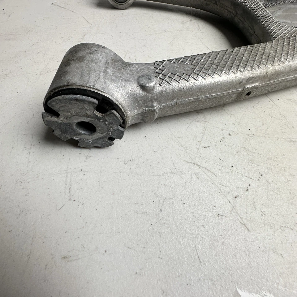 14-19 CHEVY CORVETTE OEM LH DRIVER DRIVERS REAR LOWER CONTROL ARM 20965285 - Image 2 of 4