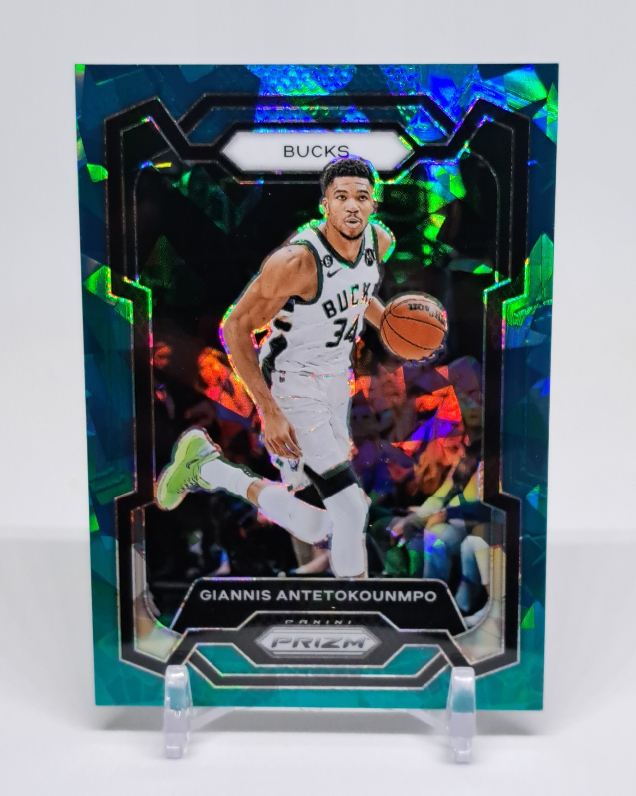 2023-24 Panini Prizm Teal Ice Prizm /225 Giannis Antetokounmpo #103