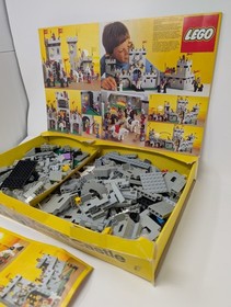 Vintage Lego 6080 King's Castle 1984 w/ Box, Manual - Likely 80-85% - Incomplete