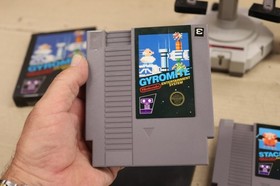 STACK UP NINTENDO NES GAME 5 SCREW COMPLETE W/ BOX, - ROB ROBOT -GYROMITE GAME