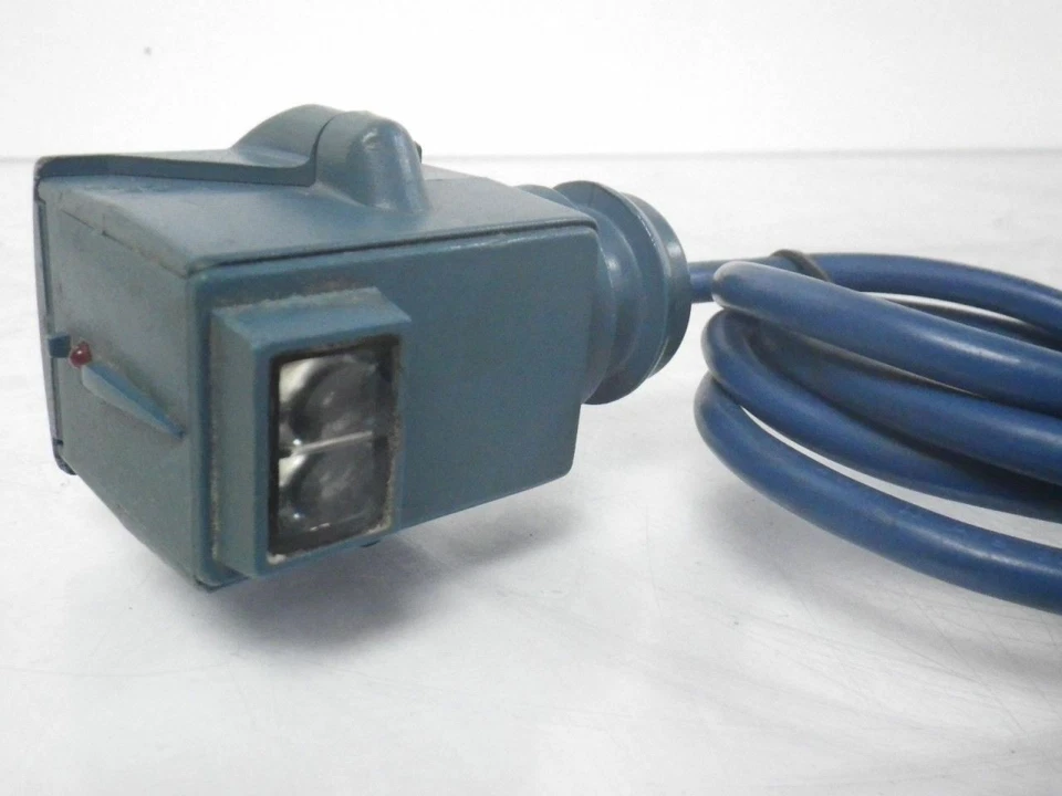 1350B-6511 1350B6511 Eaton Photoelectric Sensor ( Used and Tested ) - Image 4 of 4