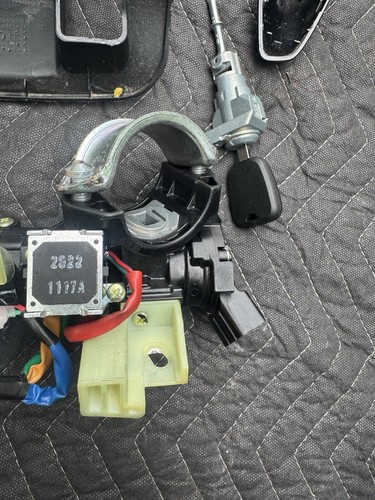 2022-2024 Kia Forte Ignition Switch Assembly Kit OEM Shroud, Key And Door Lock - Picture 2 of 4