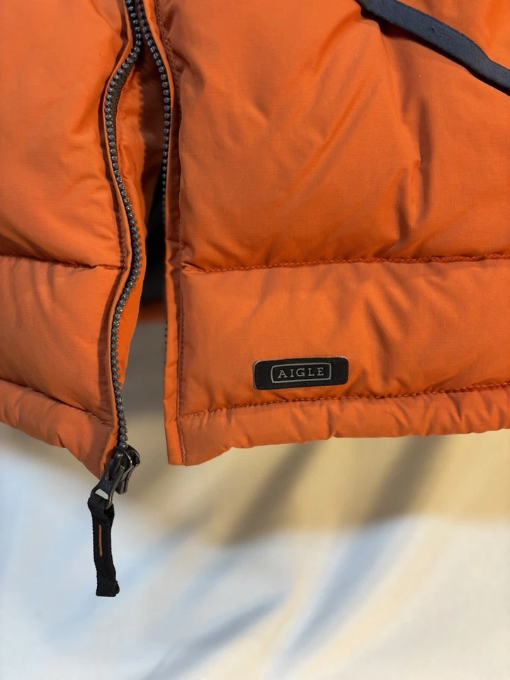 Abrigo chaqueta acolchada de plumas Aigle naranja negro cremallera completa grande para hombre Foto 3 de 4