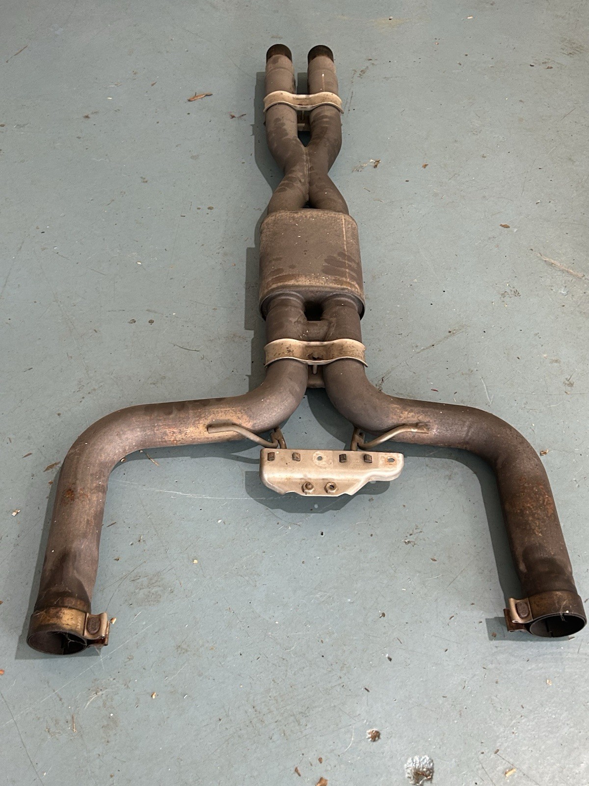 2014-2017 Maserati Ghibli Exhaust Center Pipe ( Resonator )
