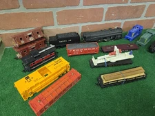 Marx HO Santa Fe Steam Locomotive Mixed Diesel- Steam Switcher Bodies & Freight 