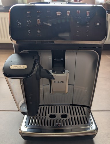 Philips Latte Go 5500 Series schwarz, gepflegt, gereinigt, mit Zubehör
