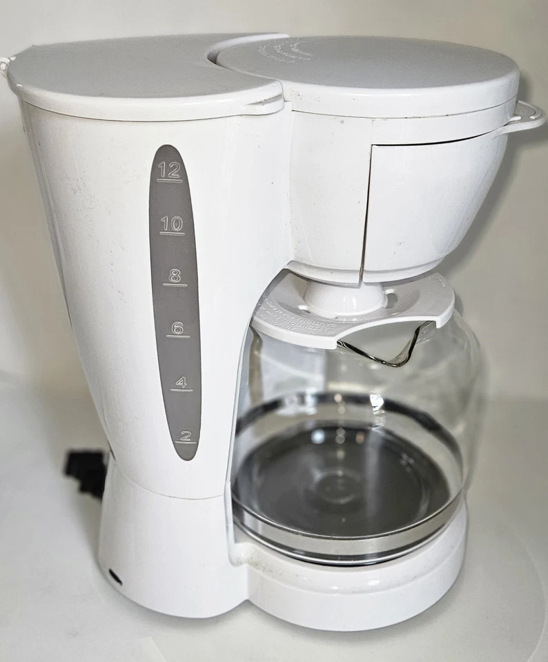 Rival 12 Cup White Basic Drip Style Coffee Maker Model # Rv-076 / Manual-filters - Image 2 of 4