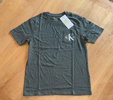 Calvin Klein Forest heather Green Pocket T-Shirt Boys size Medium 10/12 25 NEW