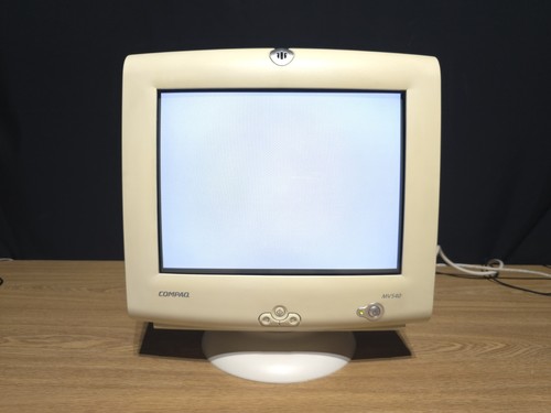 Compaq 15" MV520 1024x768 VGA CRT Monitor - Picture 3 of 11